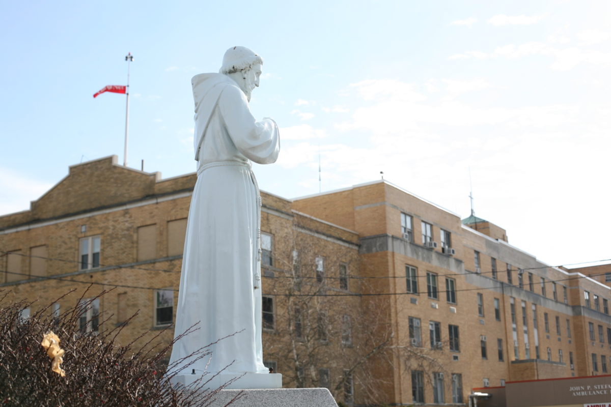 Court OKs hospital bankruptcy sale
