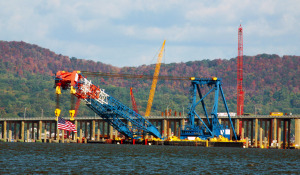 The Left Coast Lifter arrived Oct. 6 at the Tappan Zee Bridge. Photo by Bob Rozycki