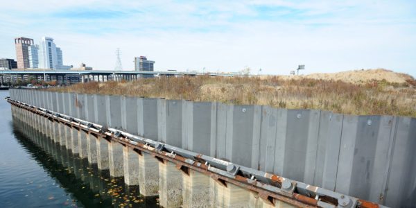 The waterfront bulkhead at Steel Point, the waterfront tract of land along Bridgeport Harbor that is destined to be included in the Steelpointe Harbor development. Photo by Ned Gerard