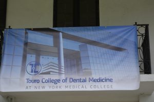 A banner at New York Medical College welcomes the first class of students to Touro College of Dental Medicine in Vallhalla. 