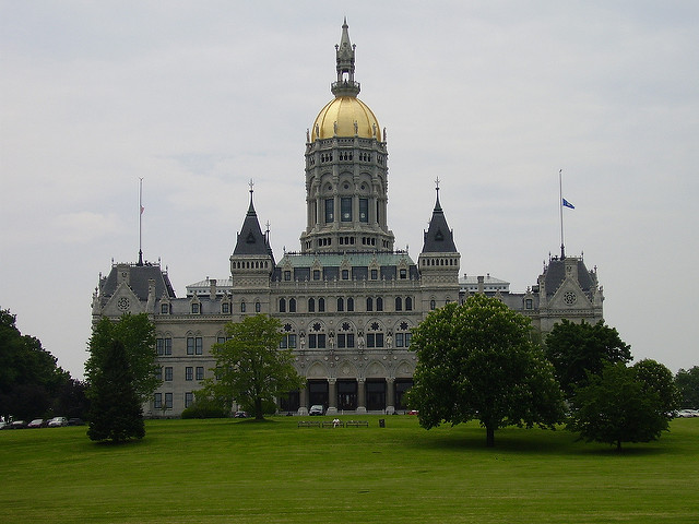 CT House budget talks collapse; Senate to convene at noon