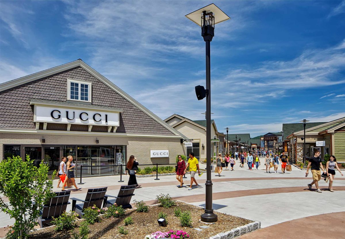 Mall Owner Simon to Expand Woodbury Common Outlets