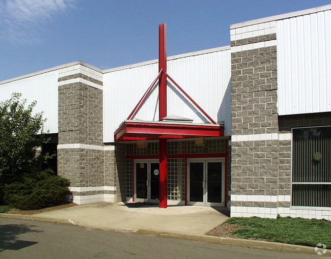 Stratford’s CDS Displays relocating to Orange