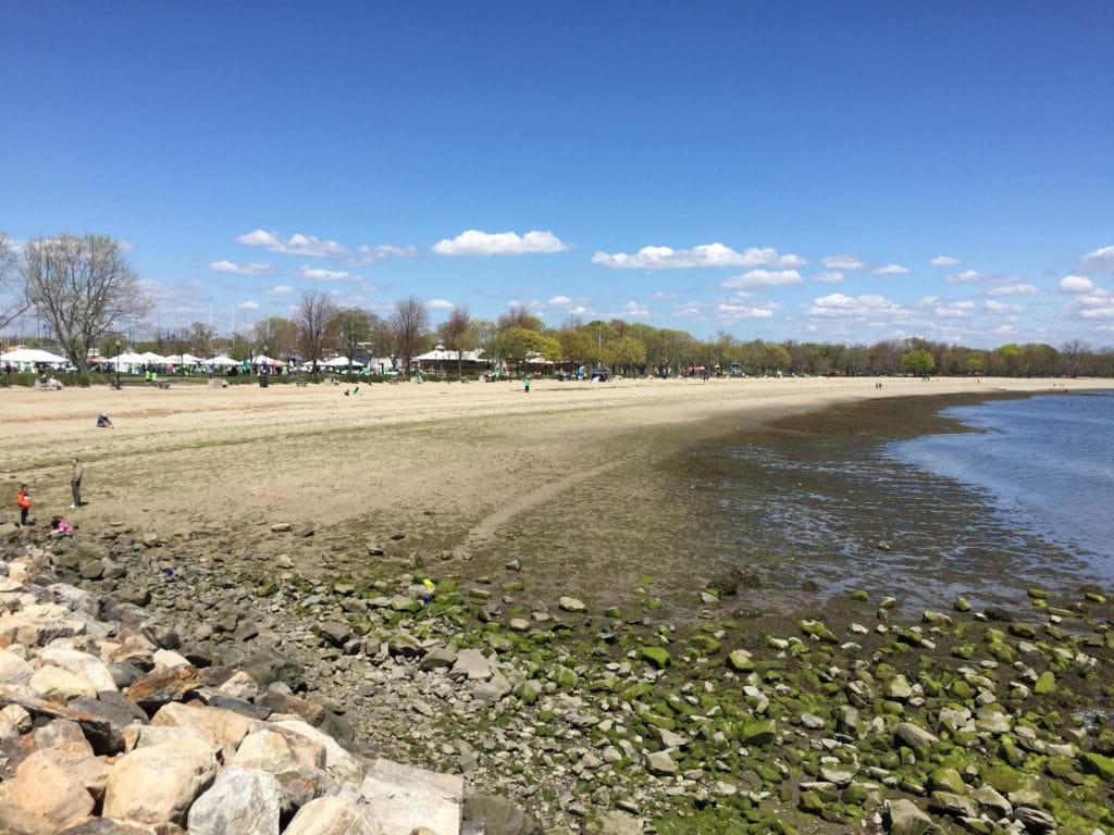 Lamont outlines rules for beaches, parks; Still unhappy over casinos’ defiance
