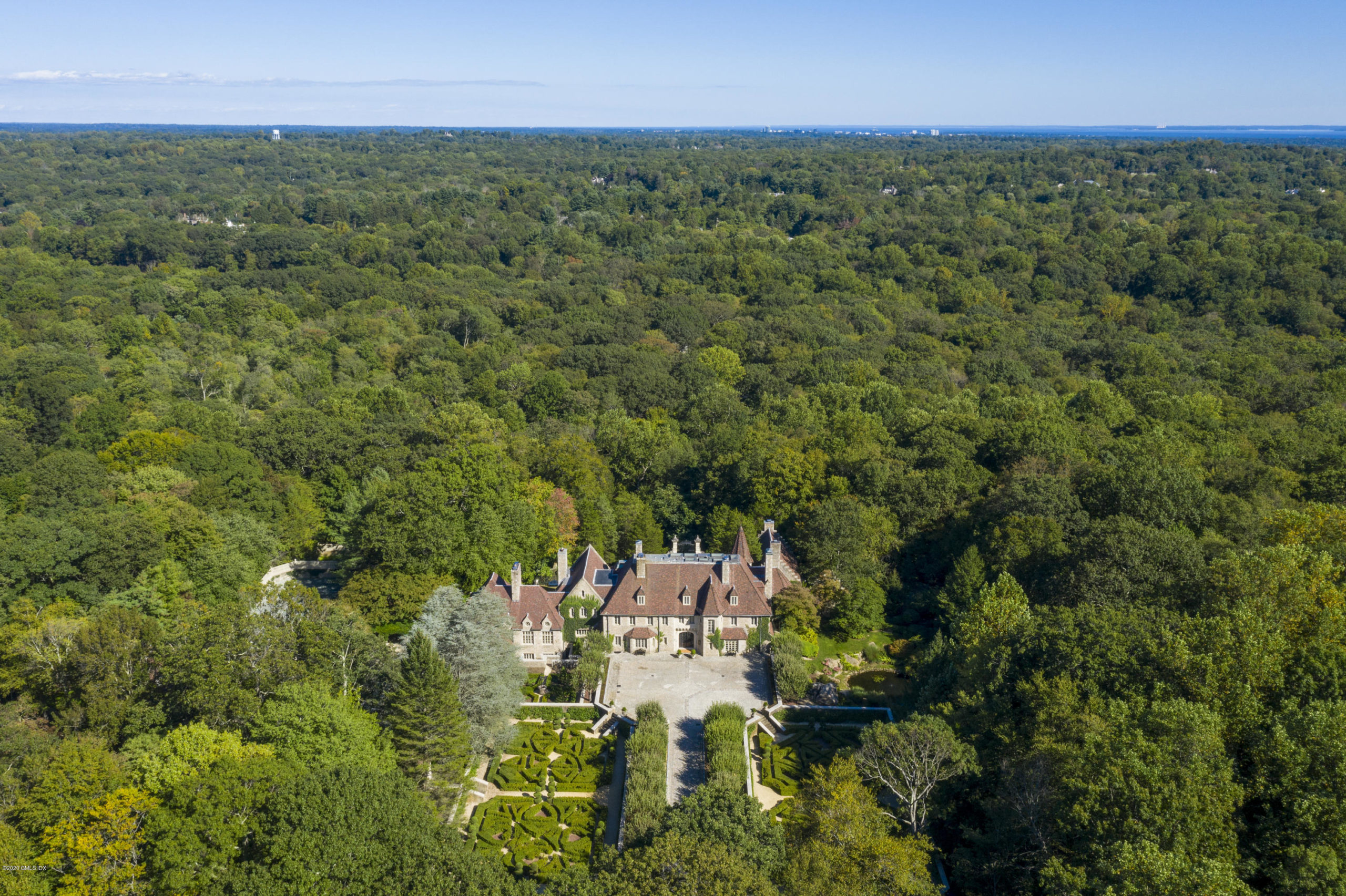 Greenwich estate recently listed at $26.5 million heading to auction