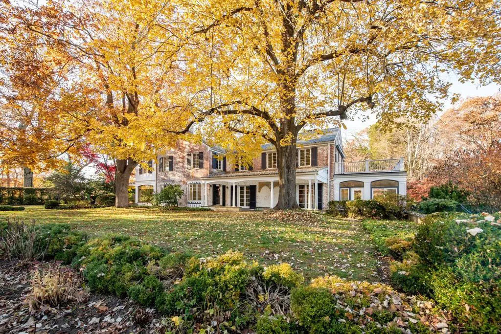 Price of Paul Simon's New Canaan estate cut by 2M, can be yours for 11.9M