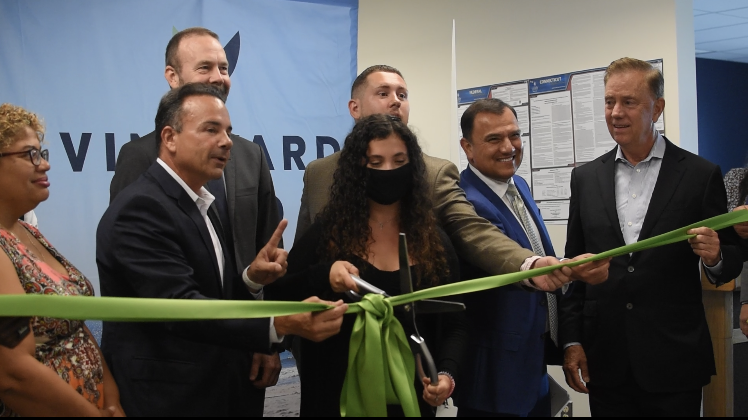 Vineyard Wind hosts ribbon-cutting ceremony for Bridgeport HQ