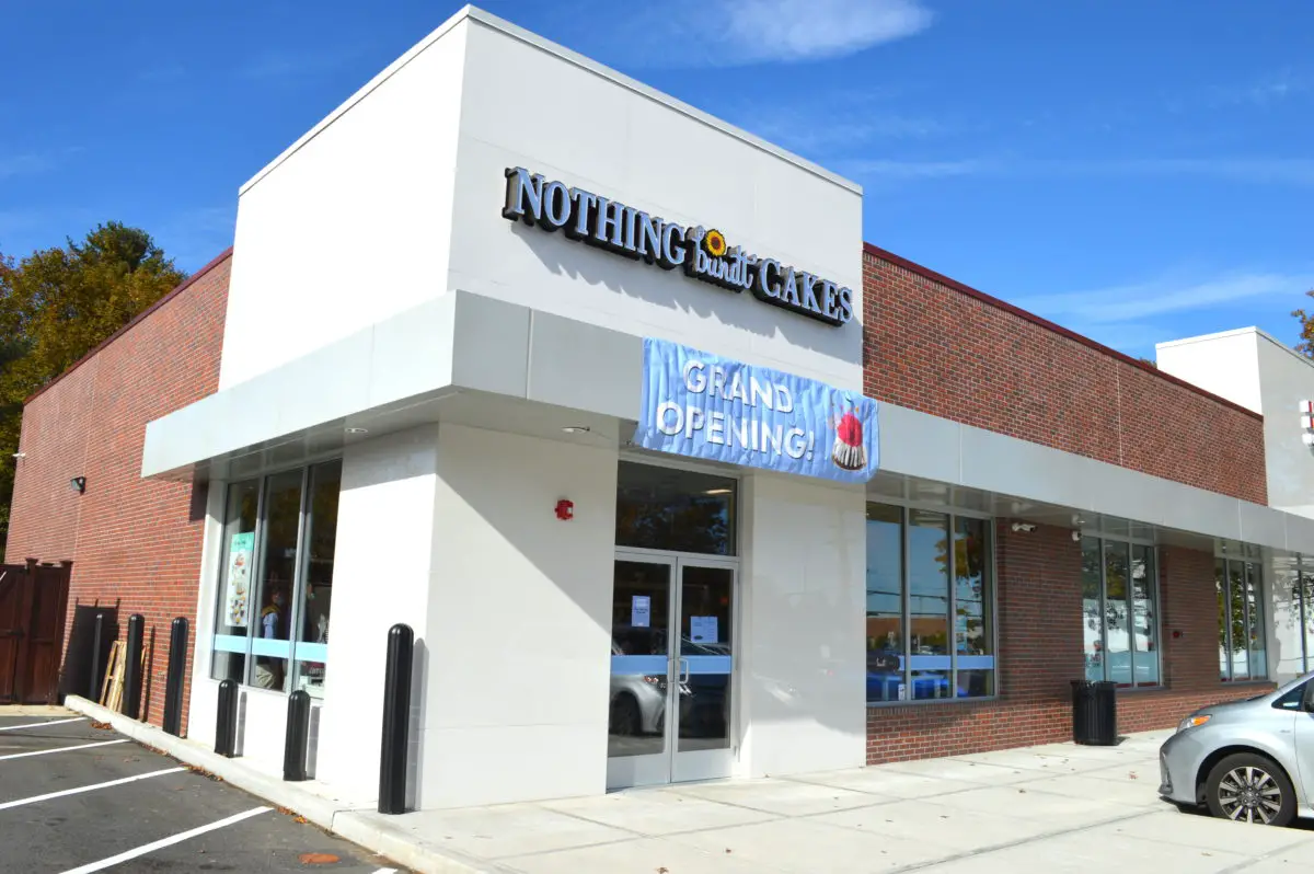 Twin sisters open Nothing Bundt Cakes, the first one in Westchester