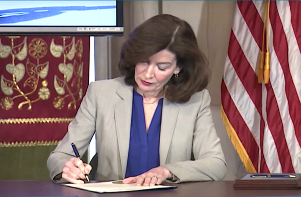 Gov. Hochul signs Executive Order banning state from doing business with Russia.