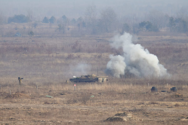 Ukrainian troops firing in the Rivne Region.