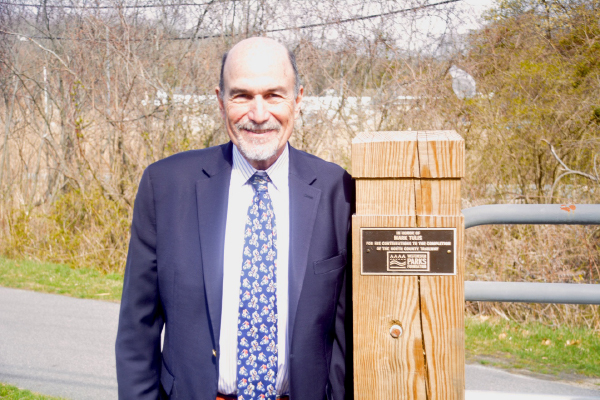 PLAGUE COMMEMORATES COMPLETION OF TRAILWAY