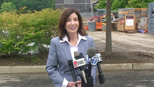 Gov. Hochul at the Regeneron groundbreaking in Tarrytown. Photo by Peter Katz.