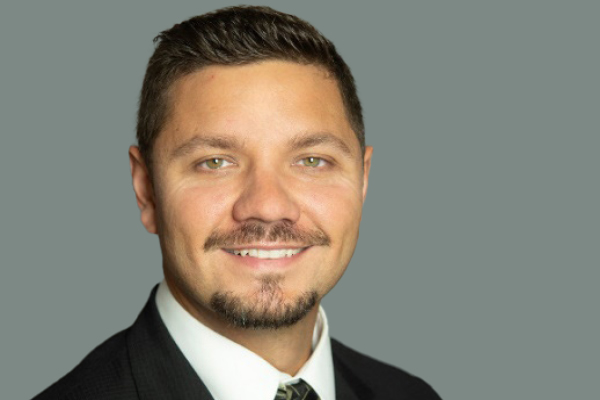 CASH MANAGEMENT ADVISOR JOINS BANK