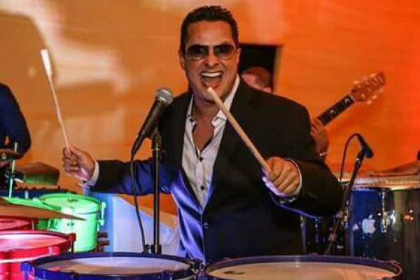 SALSA UNDER THE STARS