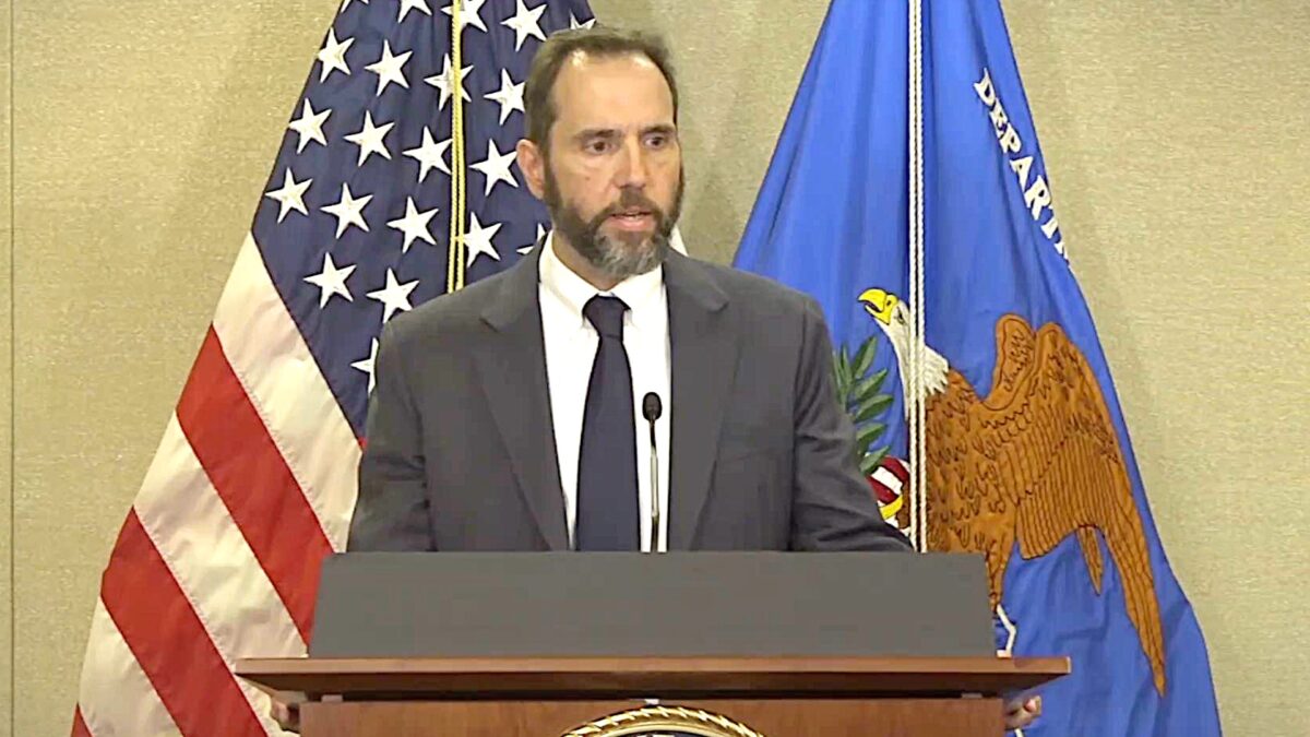 BREAKING NEWS: Trump indictment unsealed; special counsel makes statement