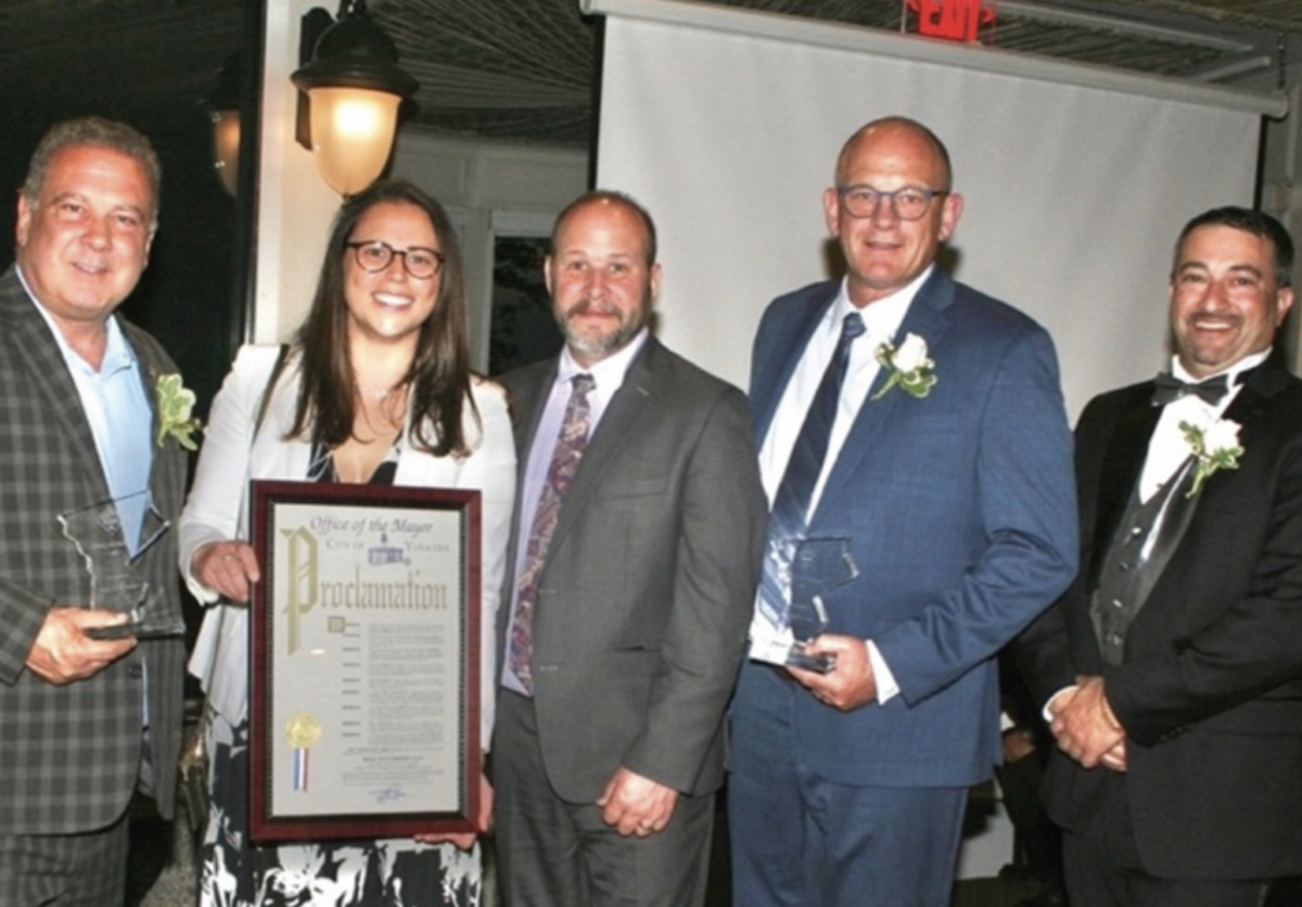 HONOR AWARD FOR IONA