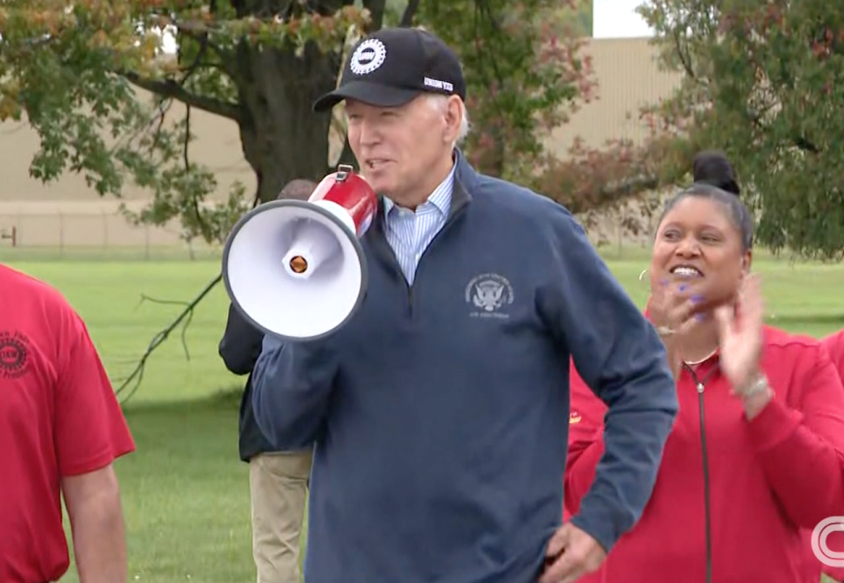 Biden’s visit to the UAW picket line: VIDEO