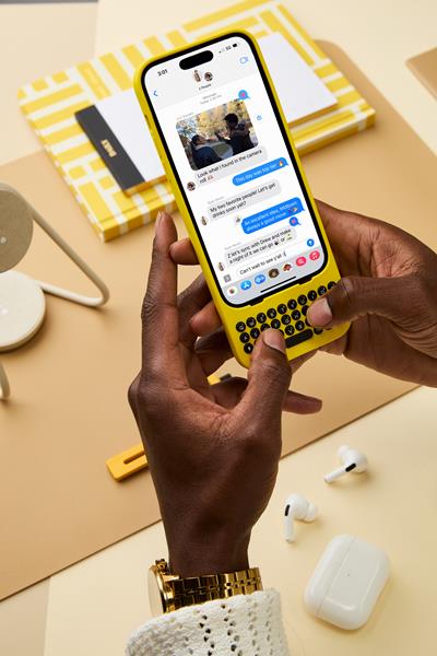 Clicks gives Iphone buyers the keyboard knowledge