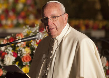 HIGH SCHOOL STUDENT MEETS POPE FRANCIS