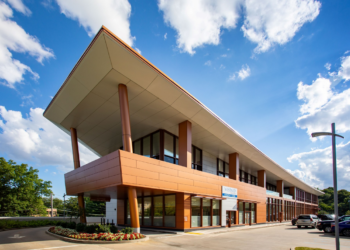 Summit Health expands Greenwich Lease