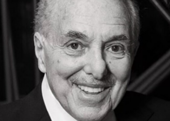 Late founder of Barnes & Noble chain was arts benefactor in HV