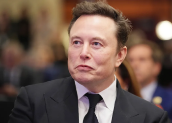 CNN Wire: Musk floats buying MSNBC