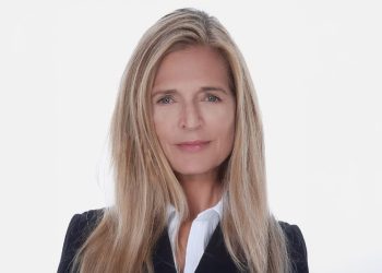 SEASONED REAL ESTATE PROFESSIONAL RETURNS TO BROKERAGE