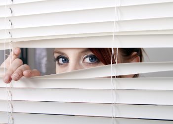 Shade Store shades allegedly prone to sticking