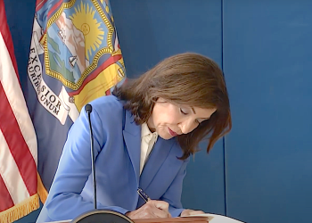 Hochul signs order to maintain Covid vaccine availability for New Yorkers