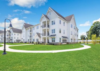 Sterling, Diversified Properties open 117-unit apartment community