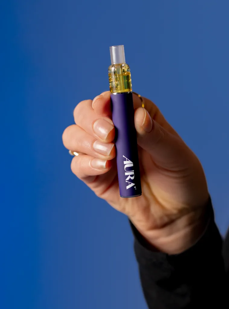 elf bar vape uk Fine Fettle Launches All-Glass Disposable Vape Brand AURA main image 1