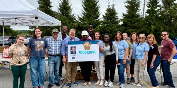 SENATOR’S FOOD DRIVE BRINGS IN 1,500 POUNDS OF FOOD