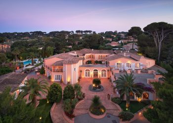 Travel Talk — Villa Miraé, Antibes, France