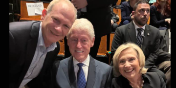 Bill and Hillary Clinton among those remembering former Rep. Elliot Engel at Sunday evening memorial