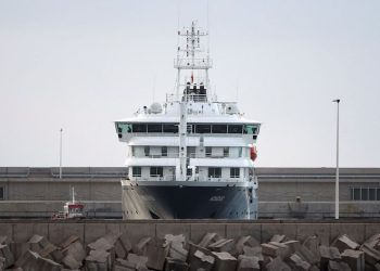 CNN Wire: Waves of passengers evacuated from cruise ship hit by deadly hantavirus