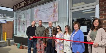 New ‘designer’ consignment boutique shop opens in Newtown